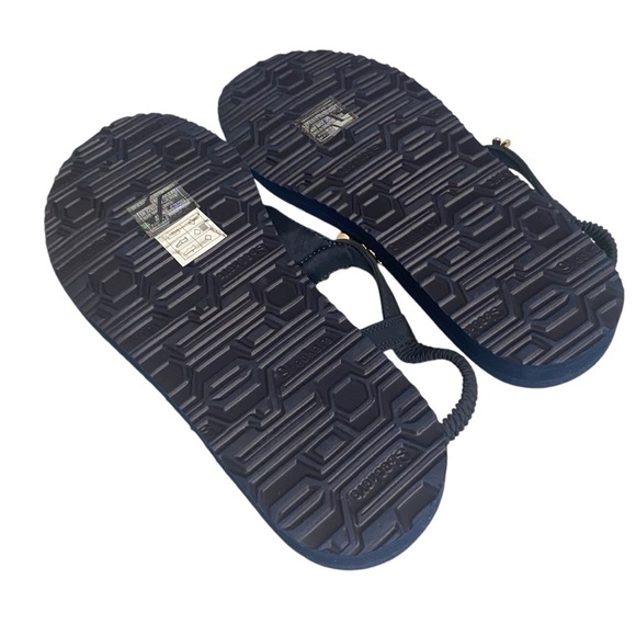 CALI FROM SKECHERS - SIZE 10 - YOGA FOAM - NAVY BLUE FLORAL DETAIL ON T-STRAP S2 - Picture 3 of 6